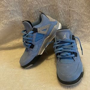 Jordan 4 Retro University Blue